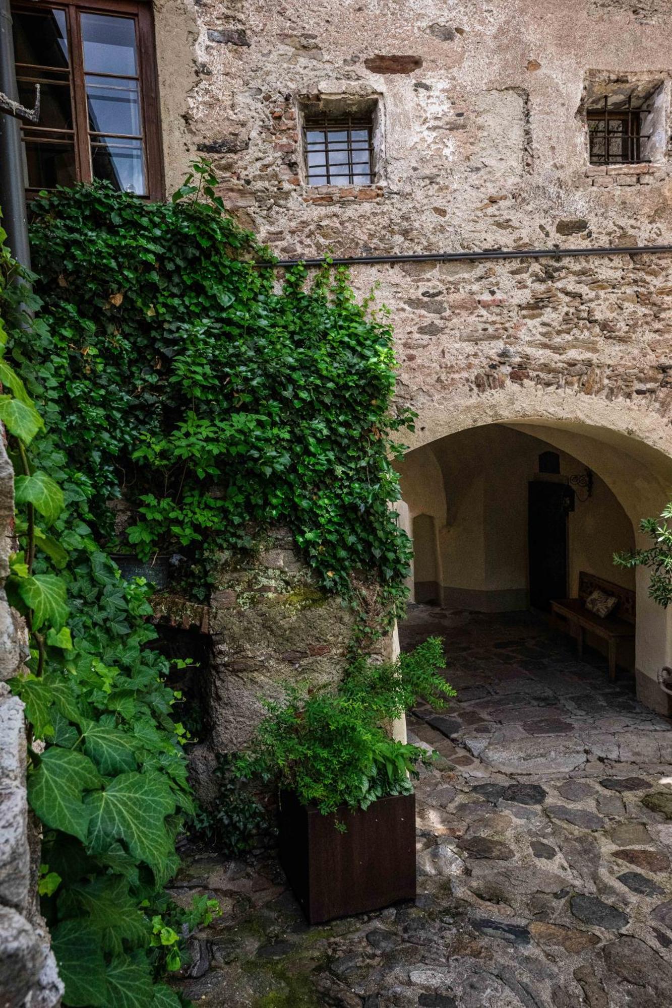 Renaissancehotel Raffelsberger Hof B&B Weissenkirchen in der Wachau Exterior photo