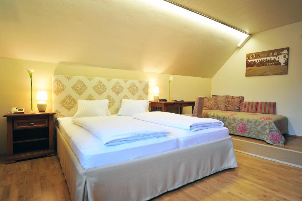 Renaissancehotel Raffelsberger Hof B&B Weissenkirchen in der Wachau Room photo